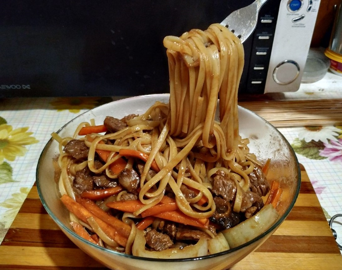 Лапша удон с курицей, овощами и говядиной- пошаговые рецепты