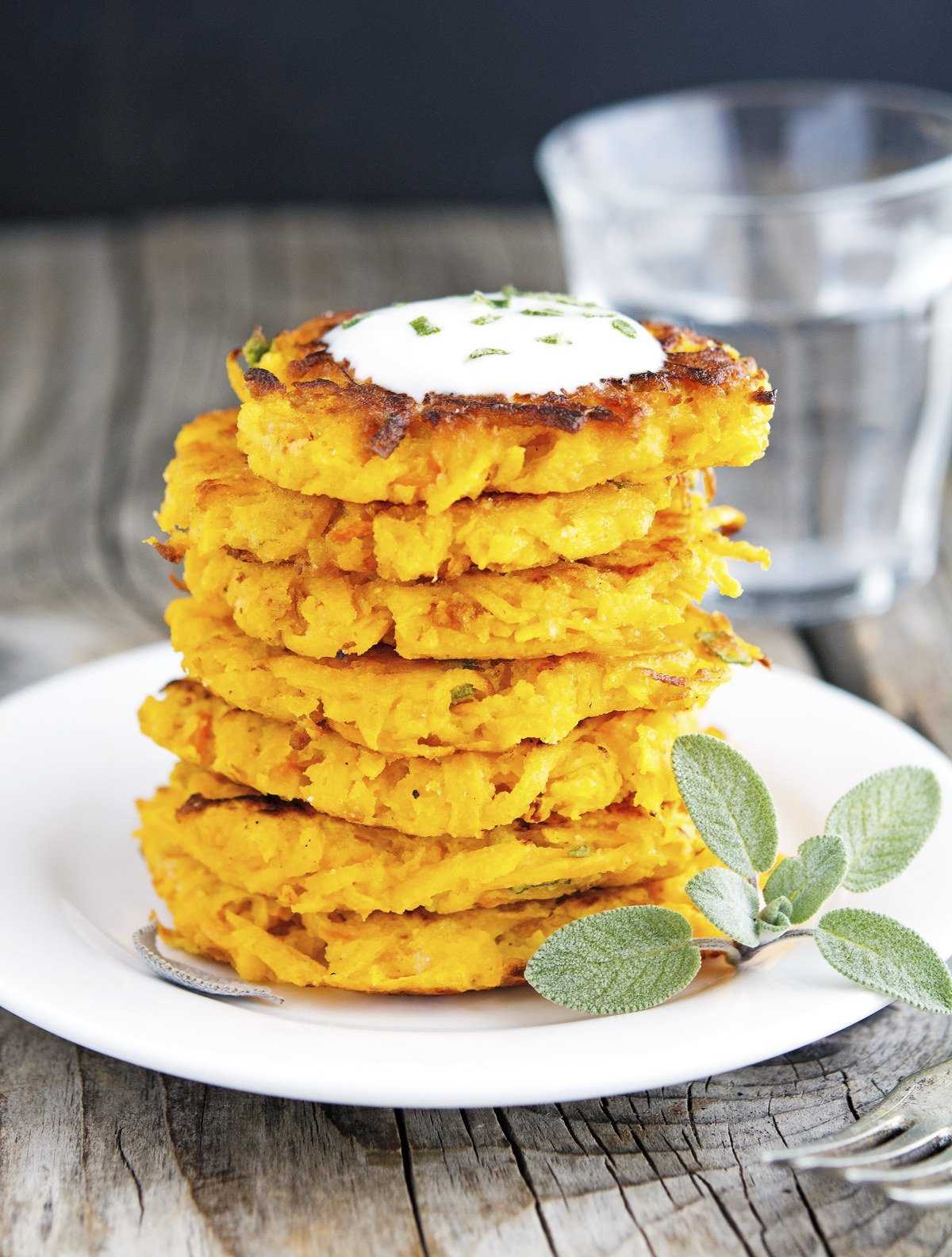 Оладьи из тыквы. рецепты быстро и вкусно с фото