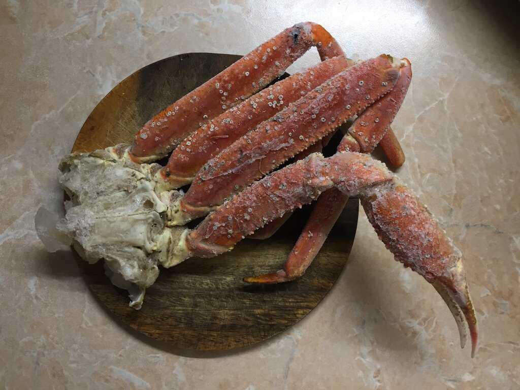 Как приготовить мясо, клешни, икру и другие части краба в домашних условиях?