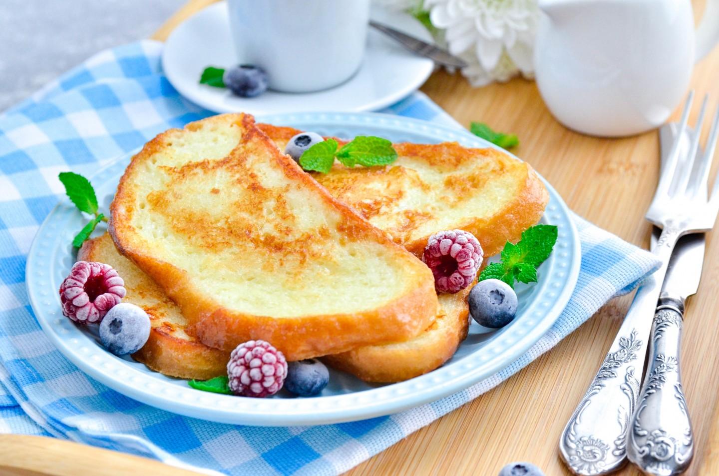 Рецепты вкусного и пышного омлета — 11 рецептов омлета на сковороде и в духовке