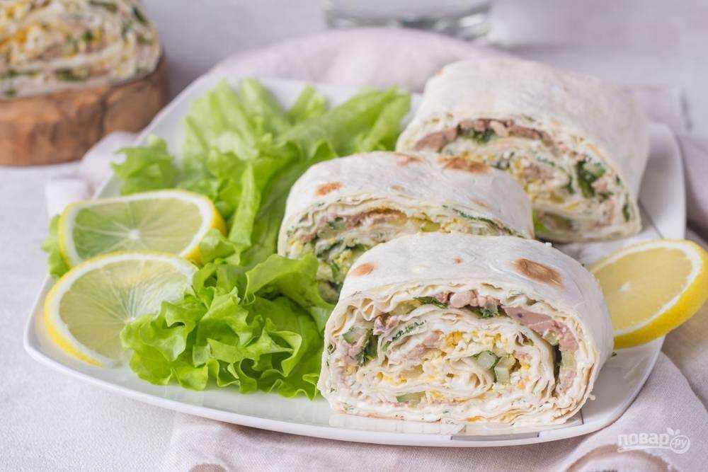 Рулет из лаваша с консервированной рыбой: быстро и вкусно!