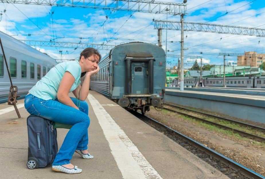 К чему снится опоздать на поезд 🚊: значения сна по 40 сонникам 📚, что значит опаздывать и догонять состав и как трактовать, если он уехал без меня