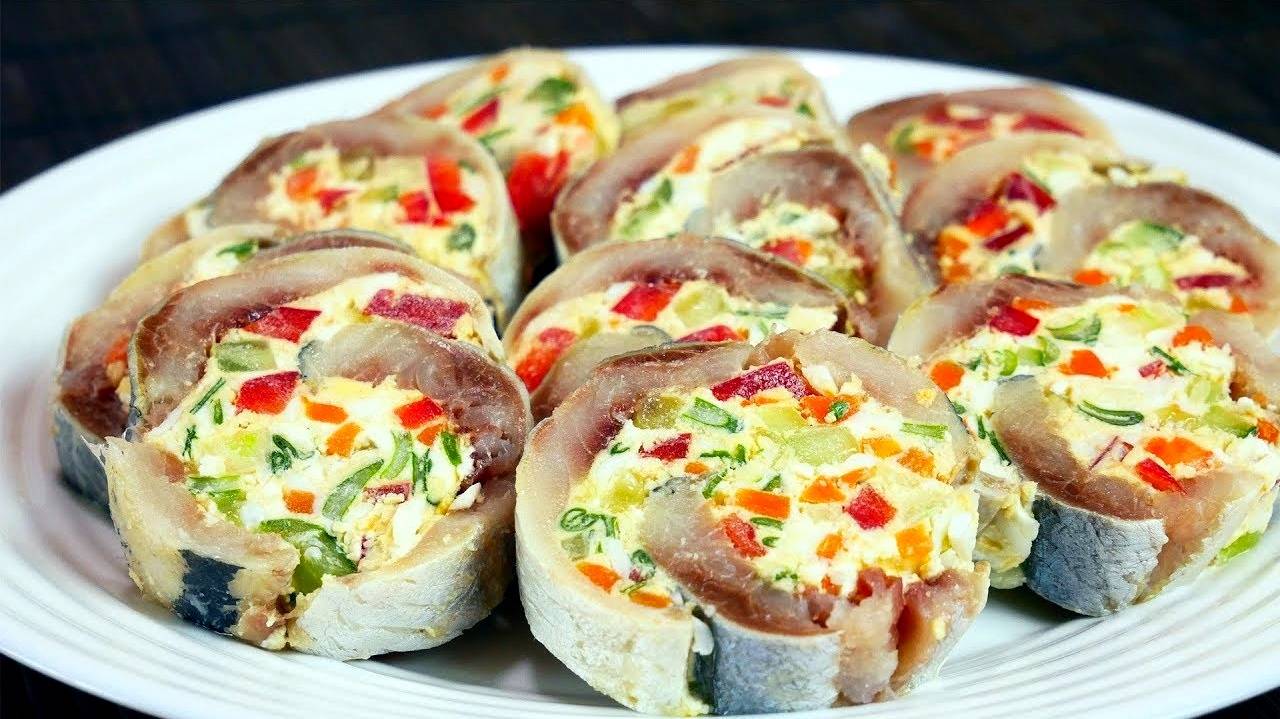 Закусочные рулеты из сельди – кулинарные рецепты