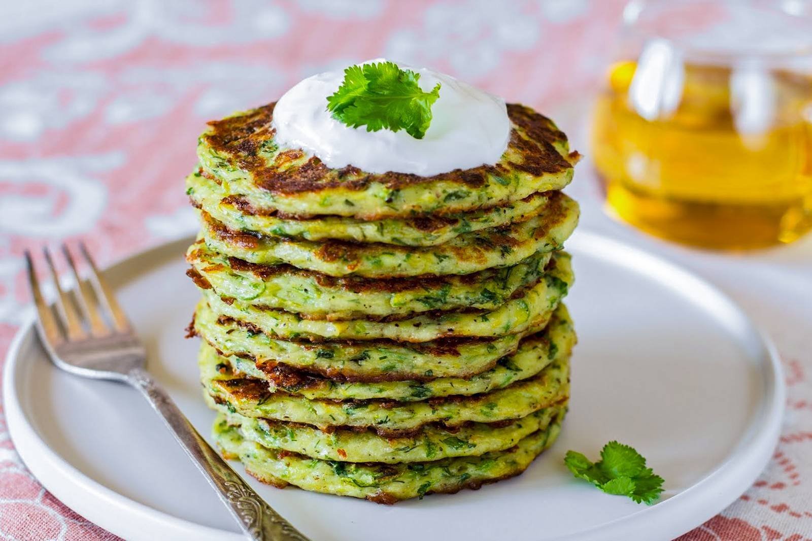 Драники из кабачков: 6 самых вкусных рецептов кабачковых драников