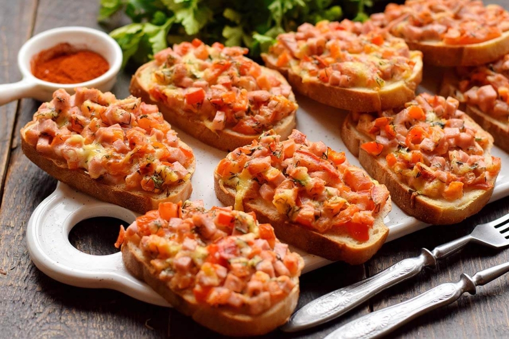 Как приготовить вкусные горячие бутерброды на скорую руку
