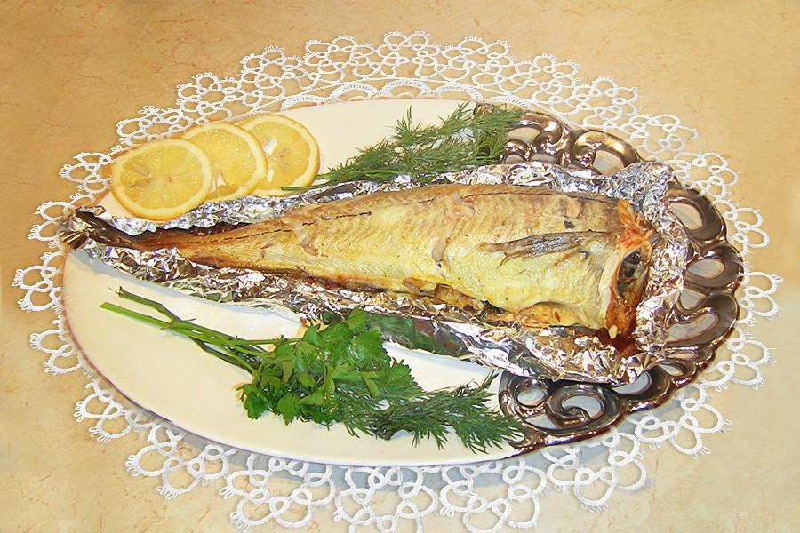 Пикша тушёная с морковью и луком:как приготовить в духовке и сковороде