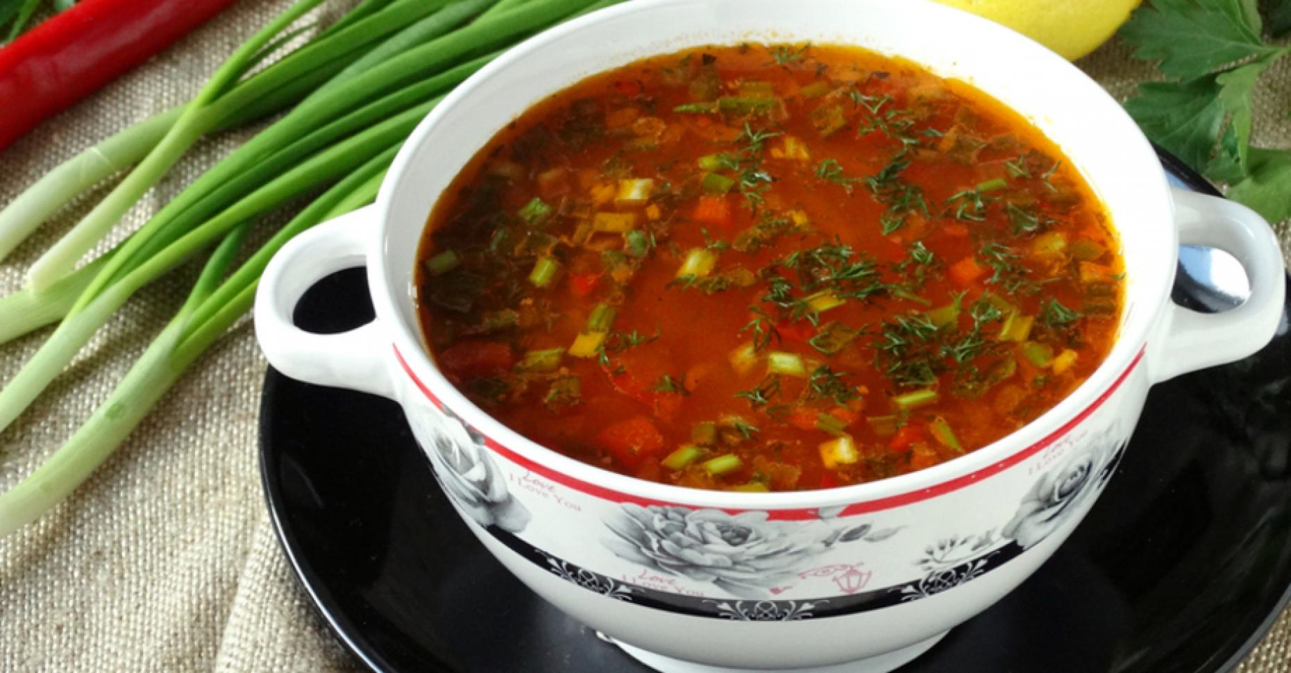 Корейская кухня: суп из свиных ребрышек (двэджи кальби тан)
