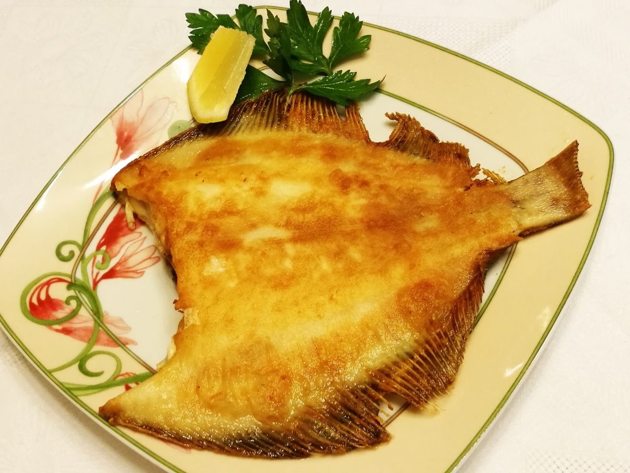 Как приготовить камбалу - 13 вкусных рецептов