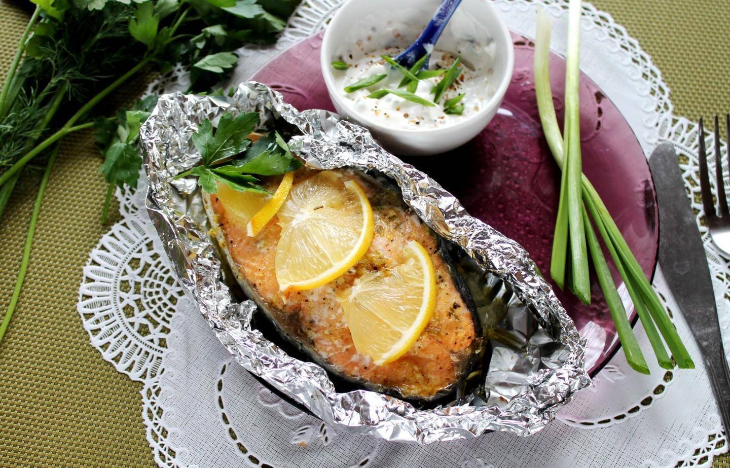 Форель в фольге в духовке – 9 рецептов как вкусно приготовить рыбу