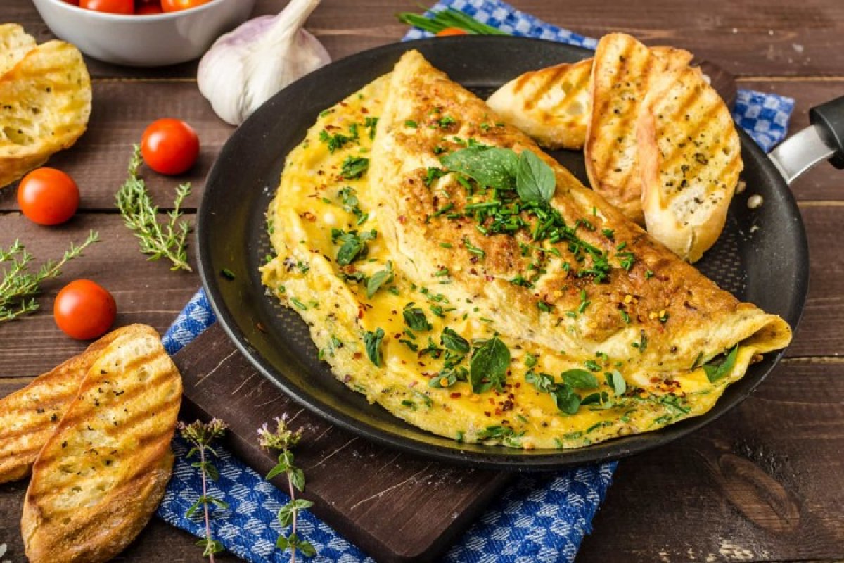 Омлет с начинкой из вешенок и сыра | totrecept.com