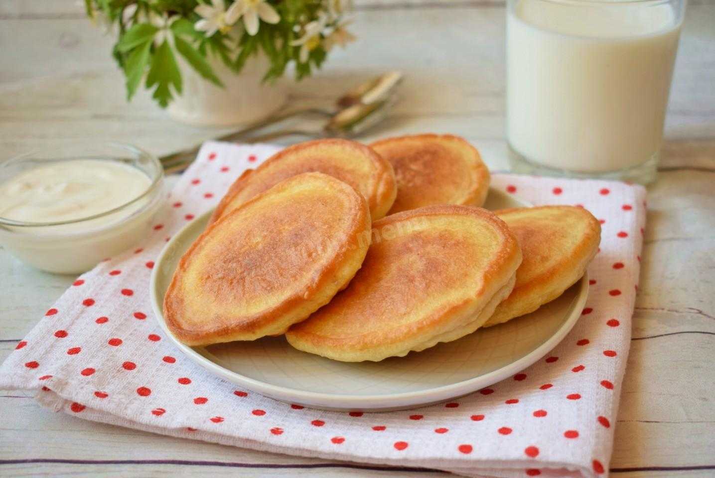 Пышные оладьи на молоке. 10 вкусных и популярных рецептов