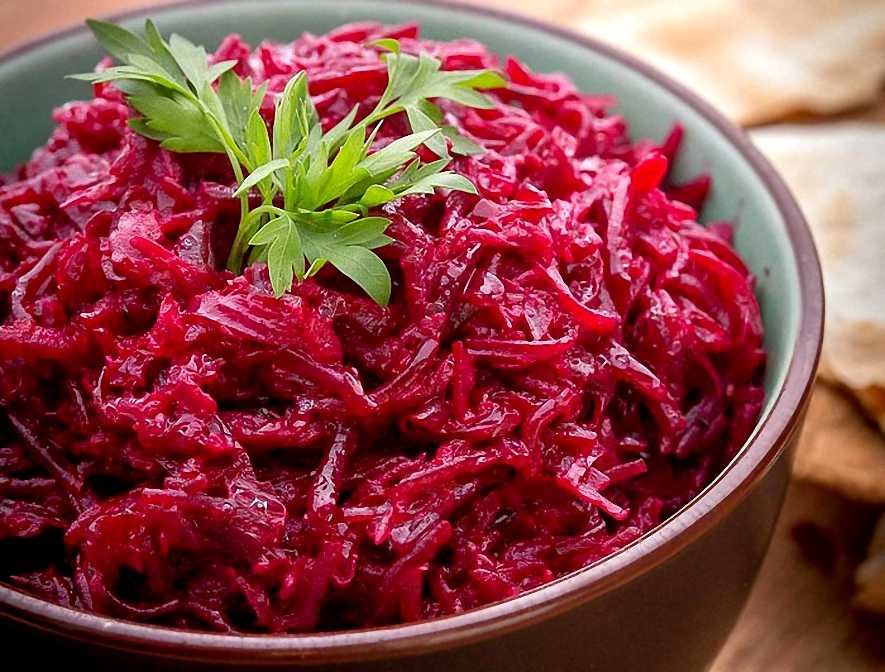 Салат из свеклы с майонезом и чесноком - рецепты с фото