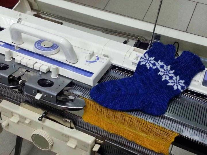 Автоматическая вязальная машина: как выбрать умную вязальную машину, фото, видео, отзывы, как пользоваться и научиться