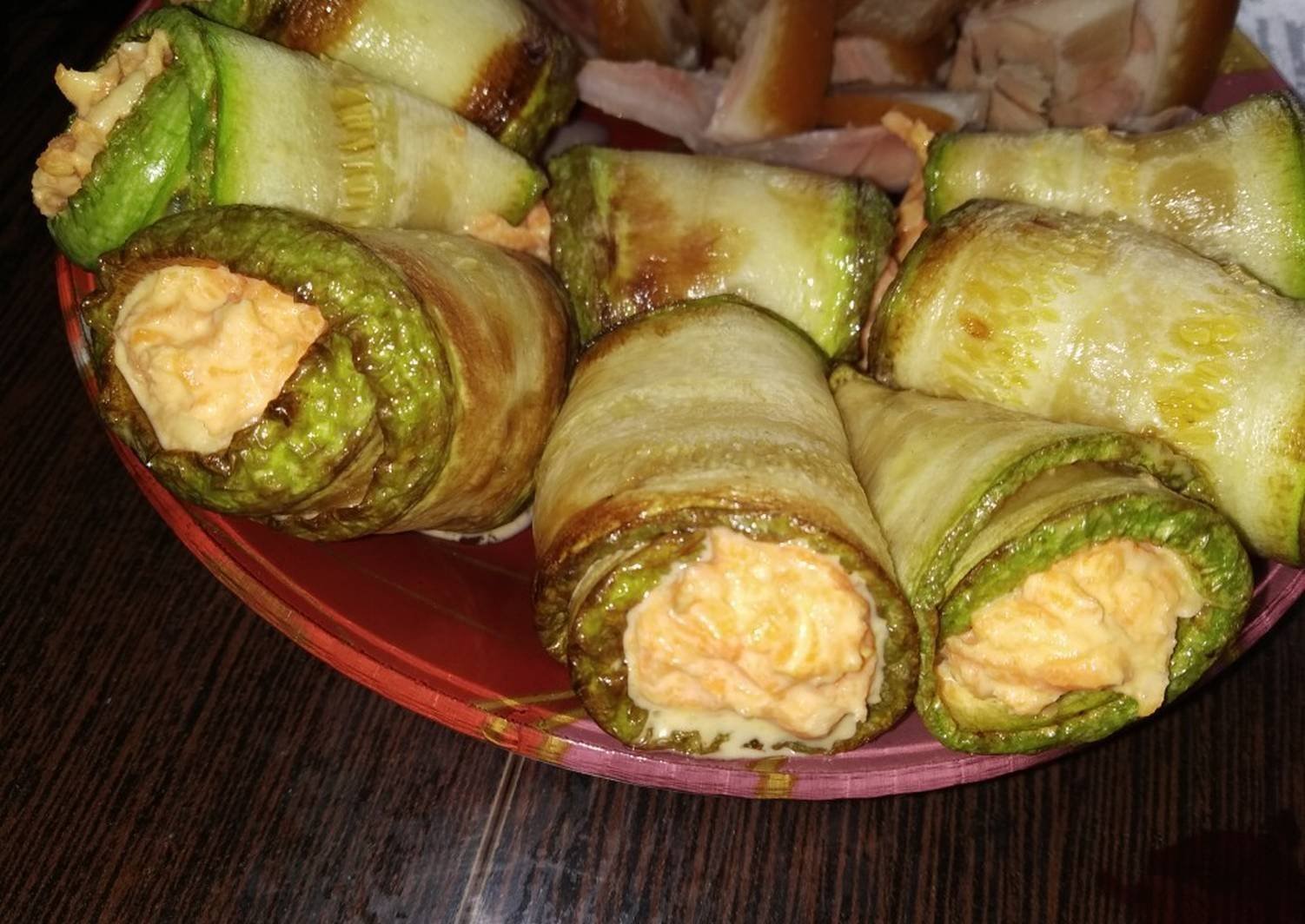 Рулетики из кабачков с различной начинкой - рецепты закуски